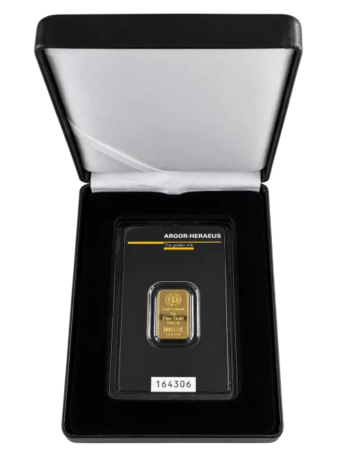 Футляр для золотого слитка Leuchtturm 86х54 мм, цена за грамм 22.78 USD на 2026.10.03. Аксессуары . Передняя сторона